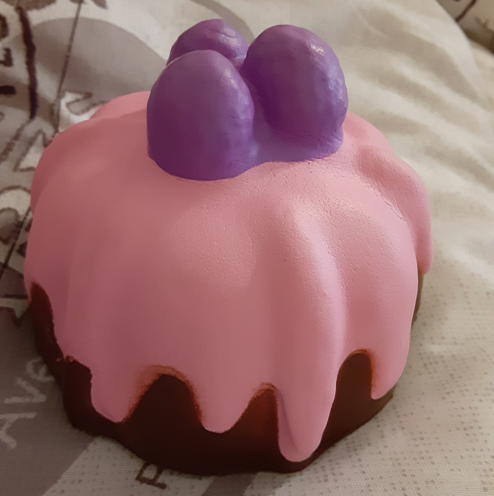 Soft n slow brownie cake squishy